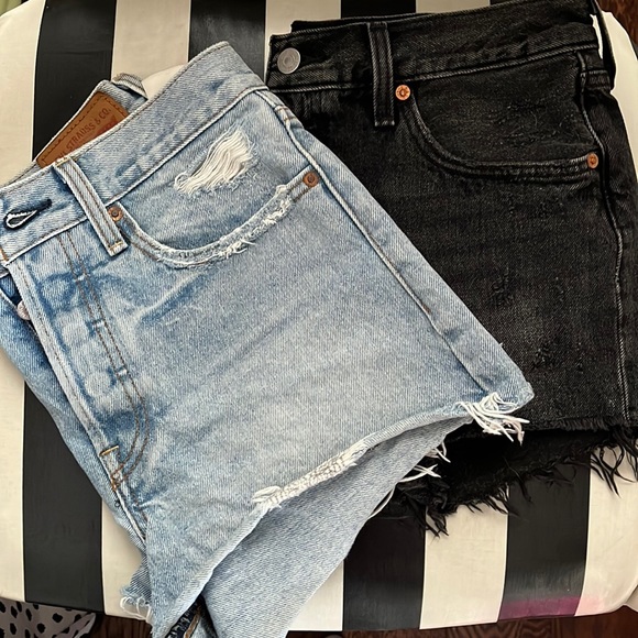 LEVI’S LOT SIZE 28 CUT OFF BUTTON FLY DENIM WEDGIE FIT - Picture 2 of 11